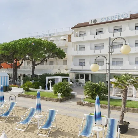 Hotel Sanremo 3*